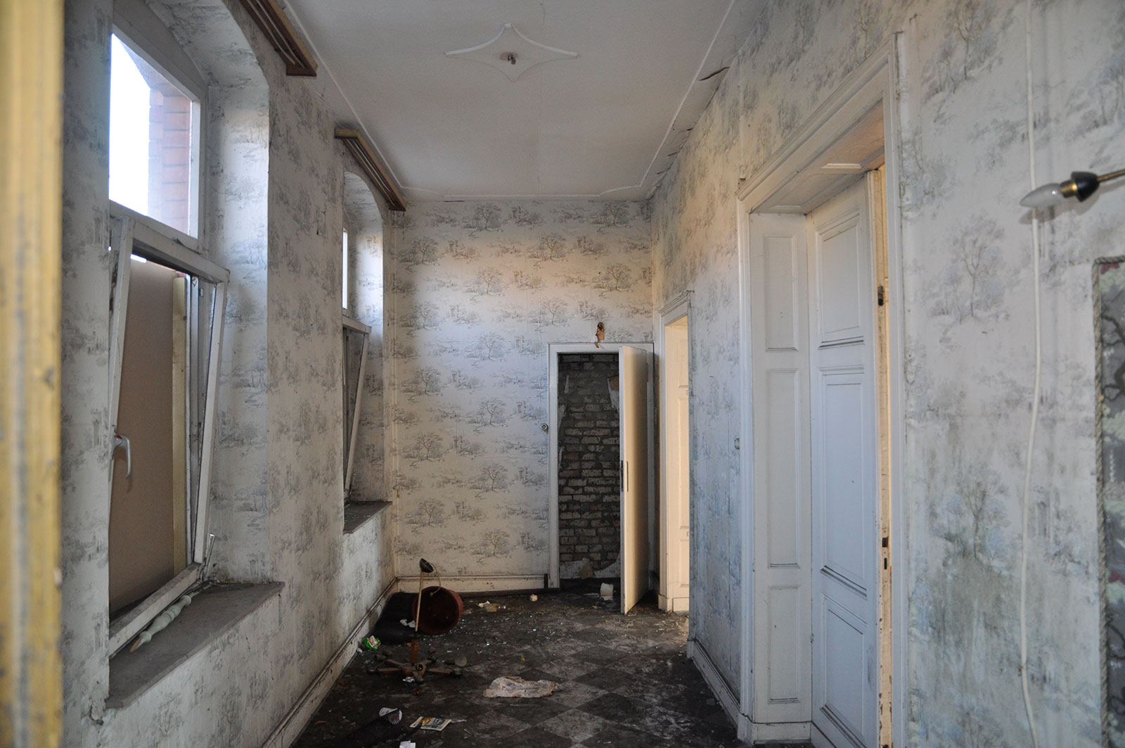 Innenraum vor Renovierung - Flur Rundgang22